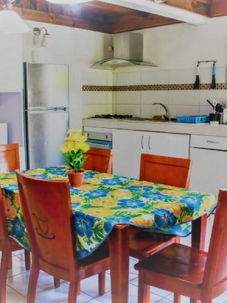 Location saisonniere gite rural martinique saint pierre residence roxelle cuisine1